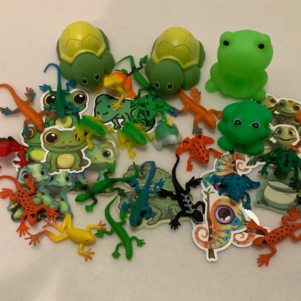 Water Toys- Little Lizards 🦎 Frogs 🐸 +++